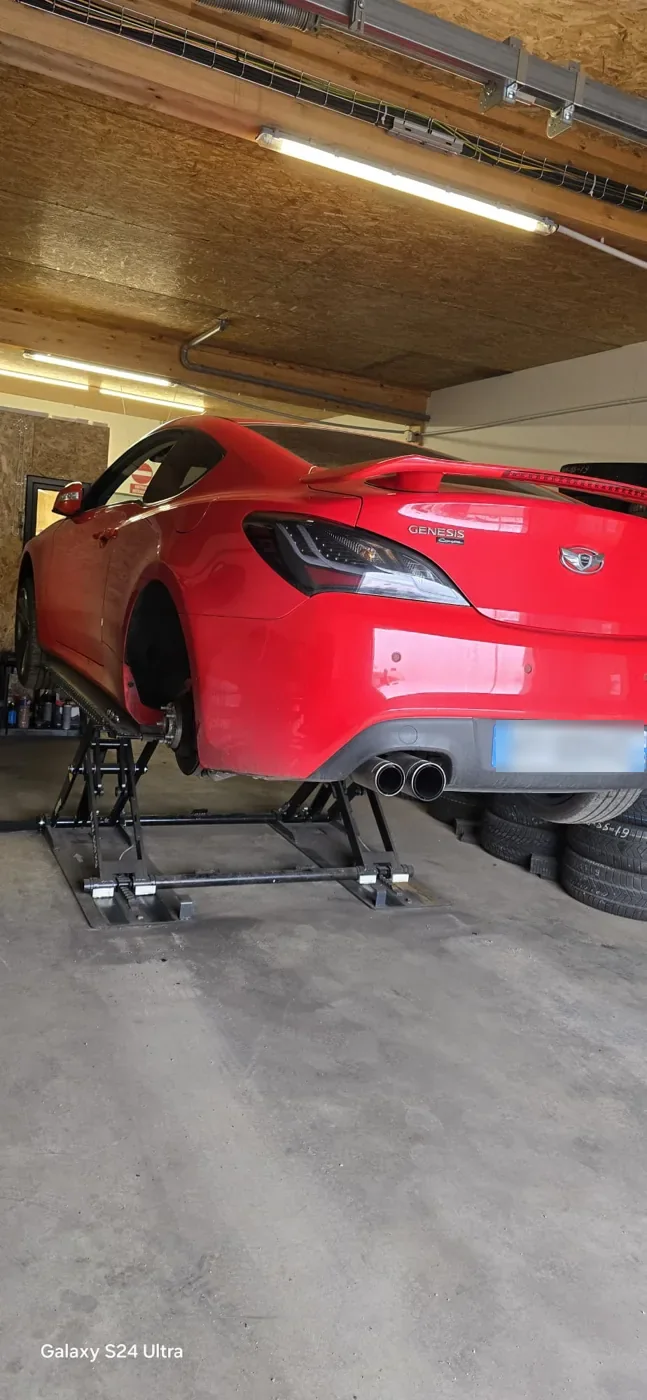 Montage de pneus sur un roadster sport — MIKA PNEUS 74